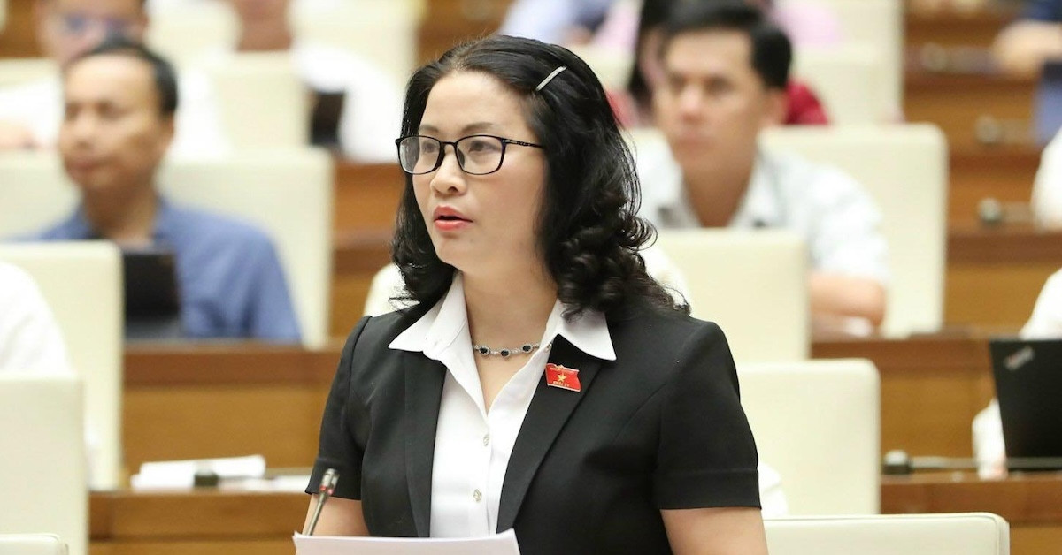 Vietnam’s youngest triple-record professor re-elected to parliament