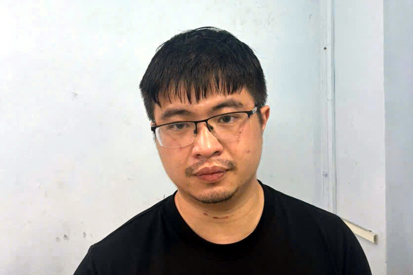 Billion-dong collections of disgraced Mr Pips and his girlfriend revealed