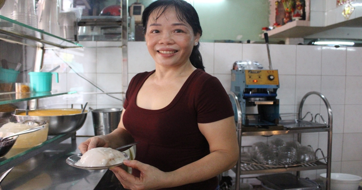 A Saigon sticky rice stall keeps it simple for nearly 50 years