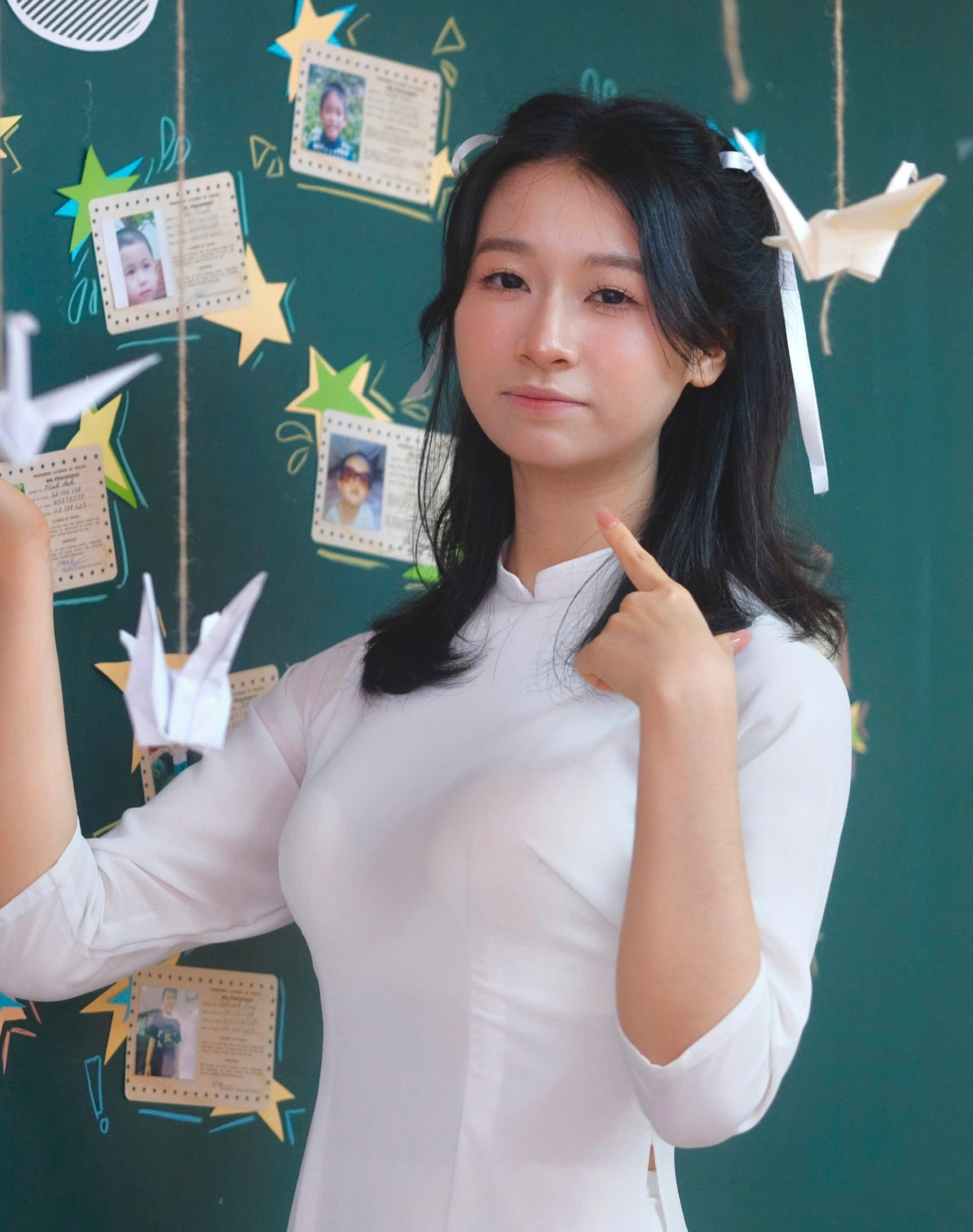 Hoàng Hương Giang.jpg