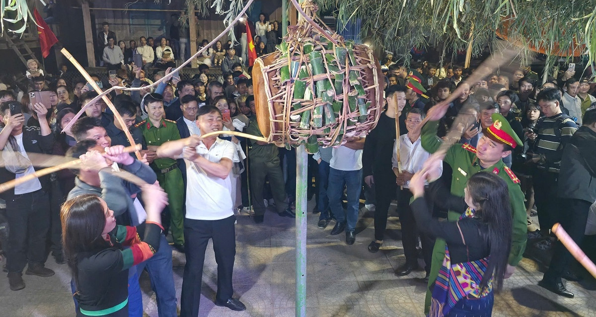 Ma Coong drum festival echoes through Truong Son in spring ritual