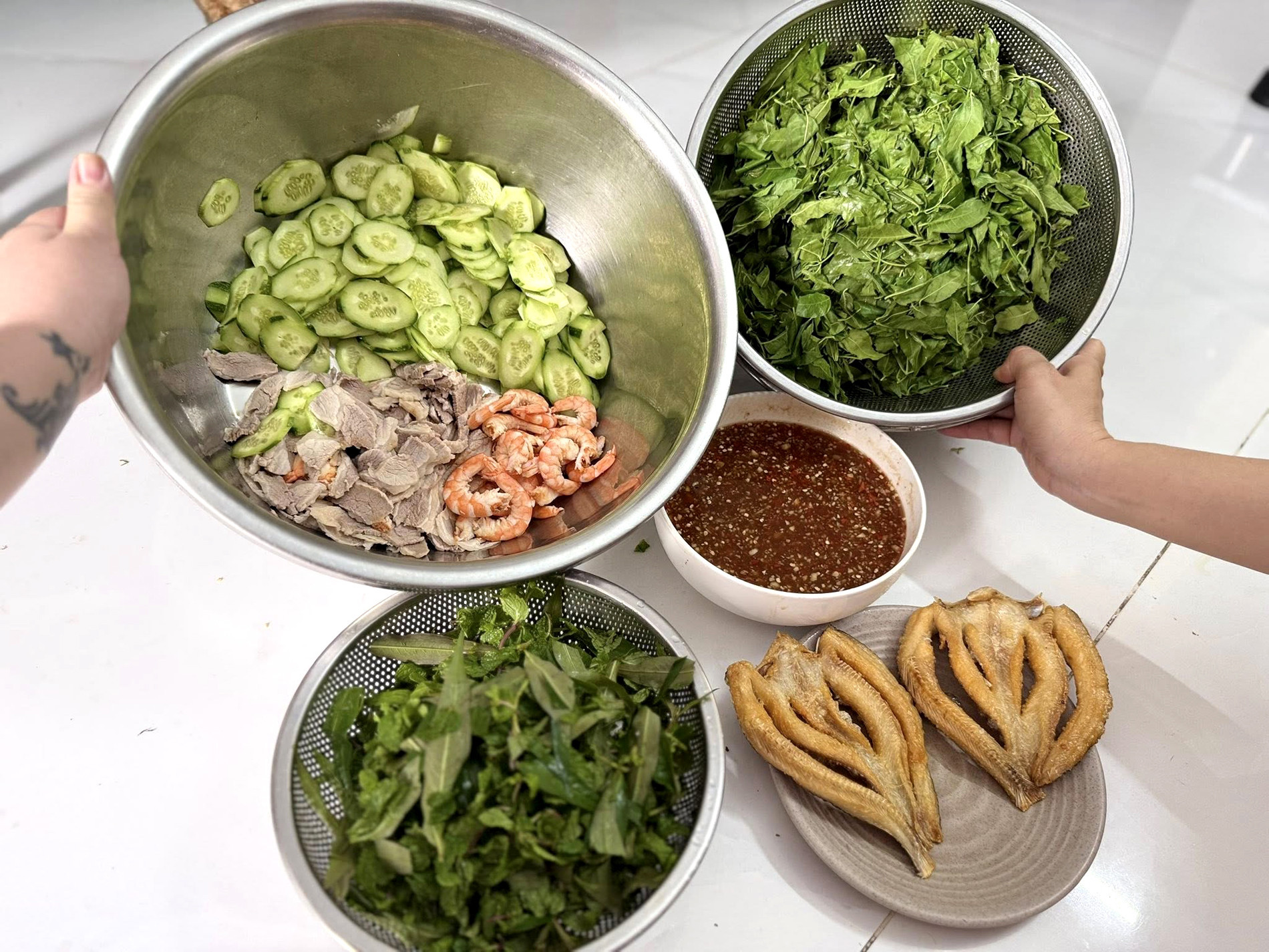 gỏi sầu đâu nguyễn thy linh.jpg