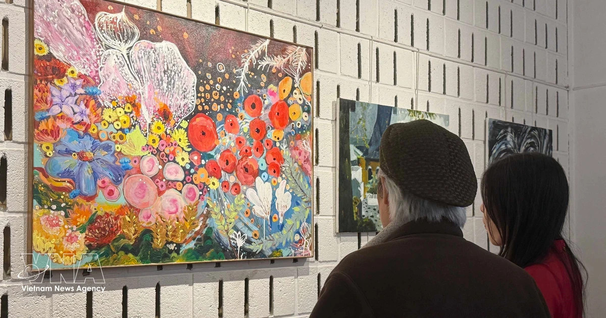 Exhibition of paintings and books celebrates Vietnamese spirit in France