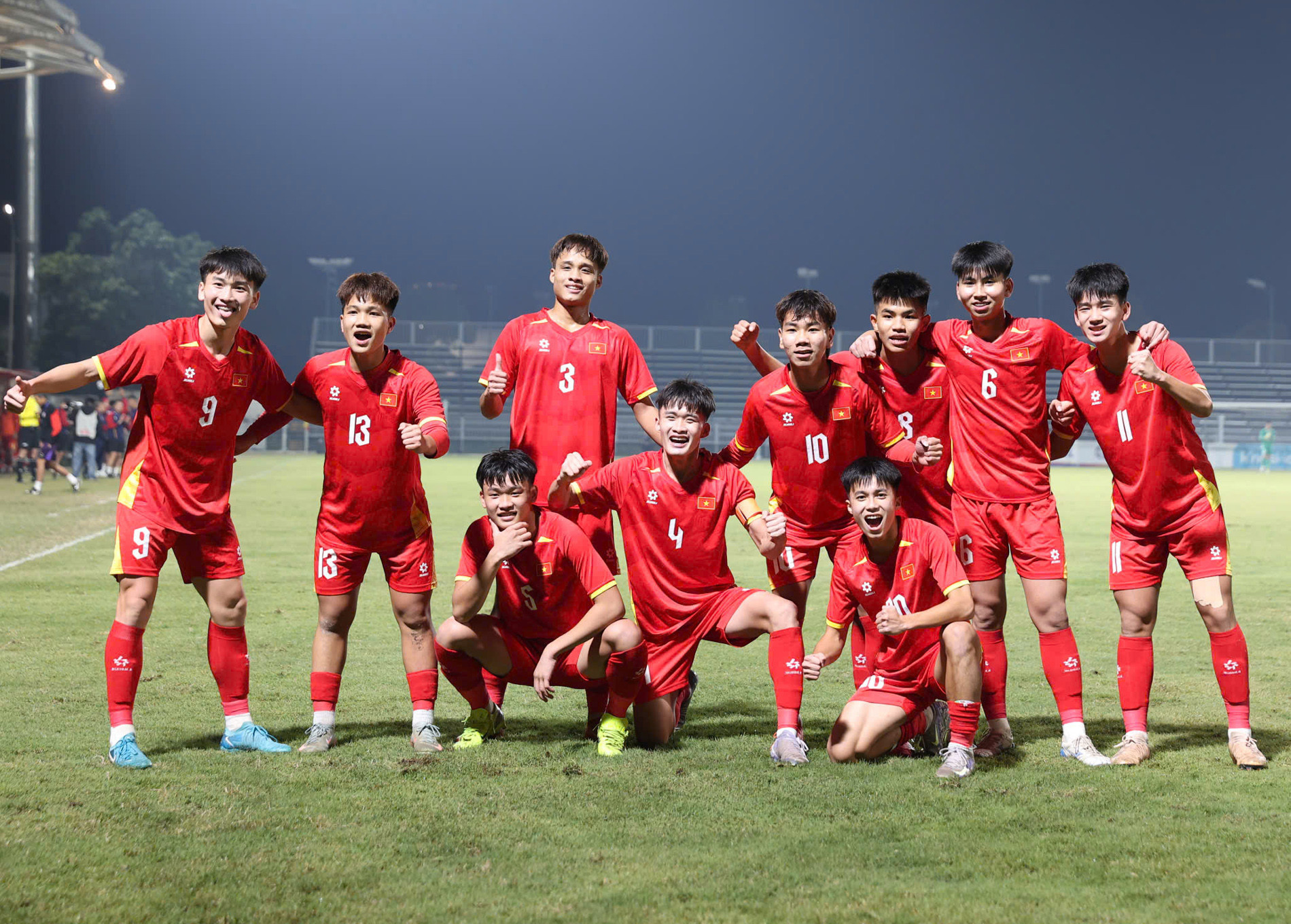 u17 viet nam 1.jpg