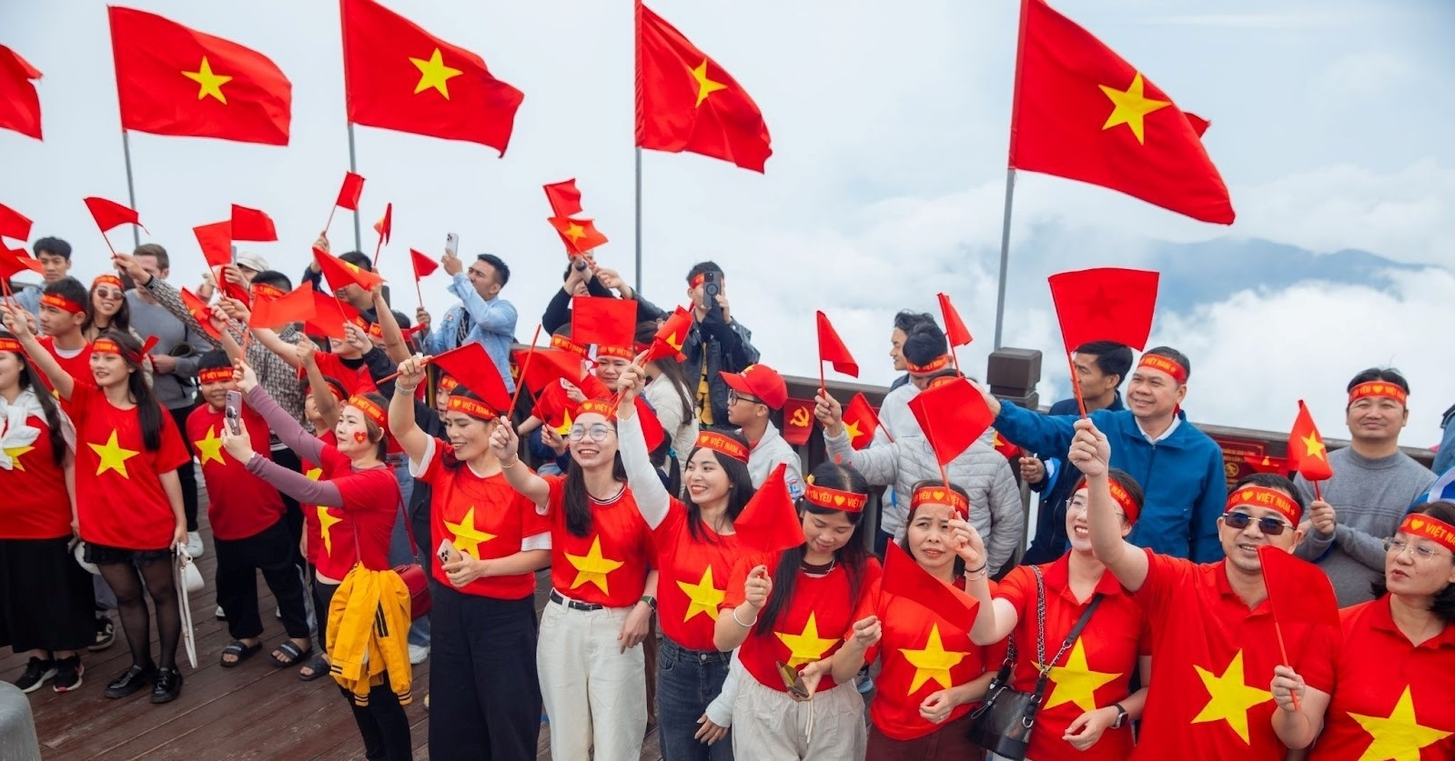 Workers favour longer break for Hung Kings holiday and Reunification Day