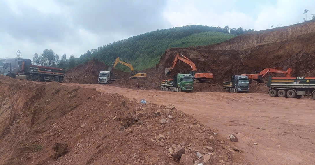 Illegal mining case filed over 30,000 cubic meters of soil in Bac Ninh