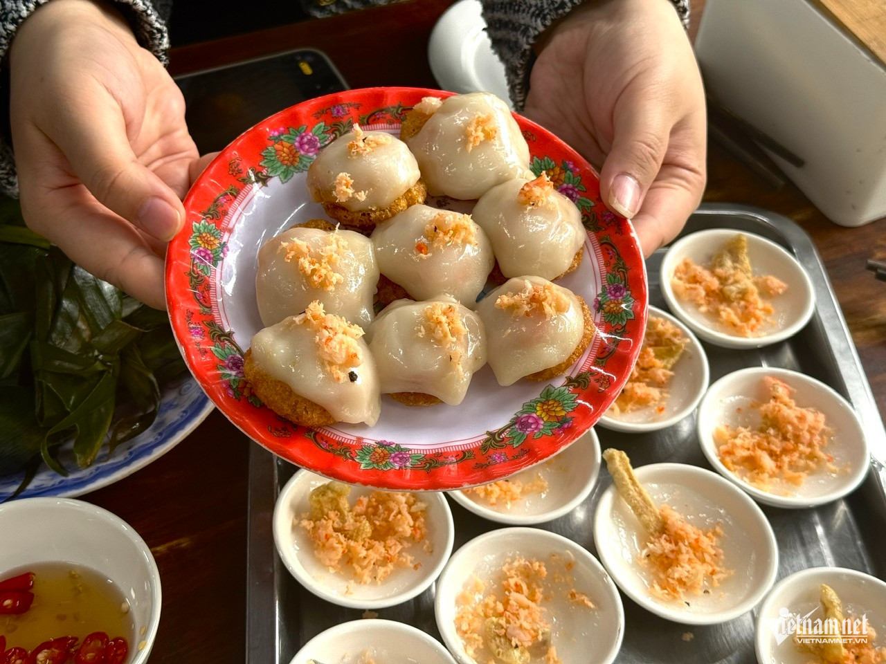 W-2 ẩm thực huế.jpg