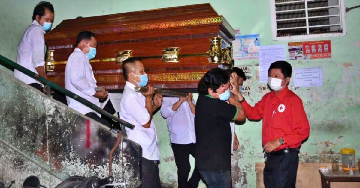 Man spends 30 years providing free burials for the poor