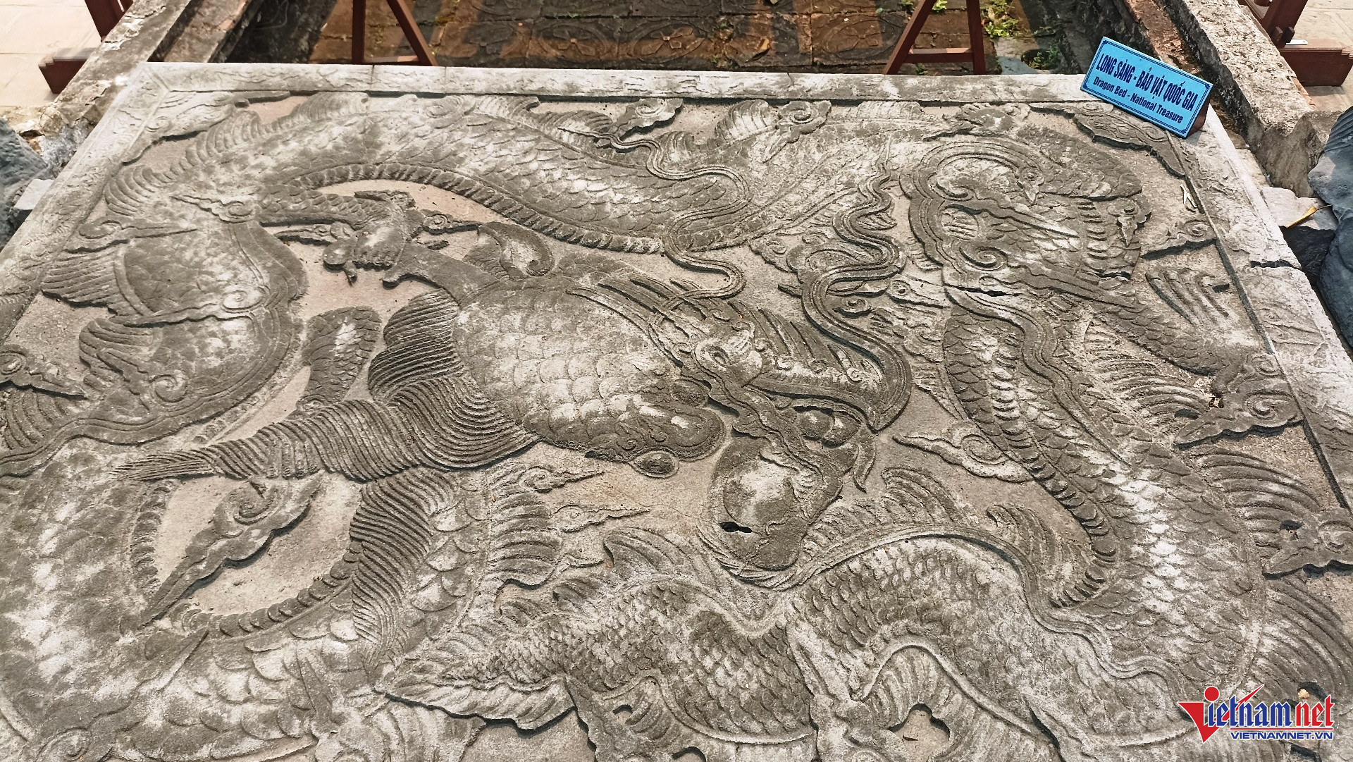 W-Long sàng Tiền đường 2.jpg