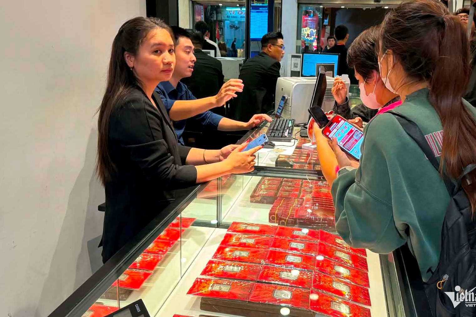 Experts warn gold buyers of high risks linked to ‘appointment slips’