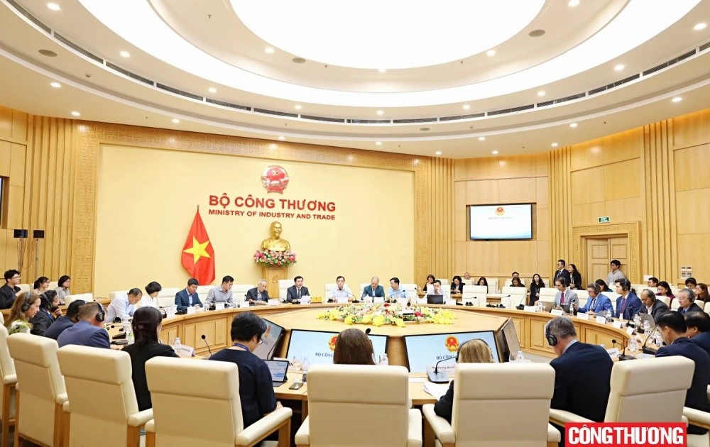 Vietnam, US promote substantive, sustainable economic cooperation