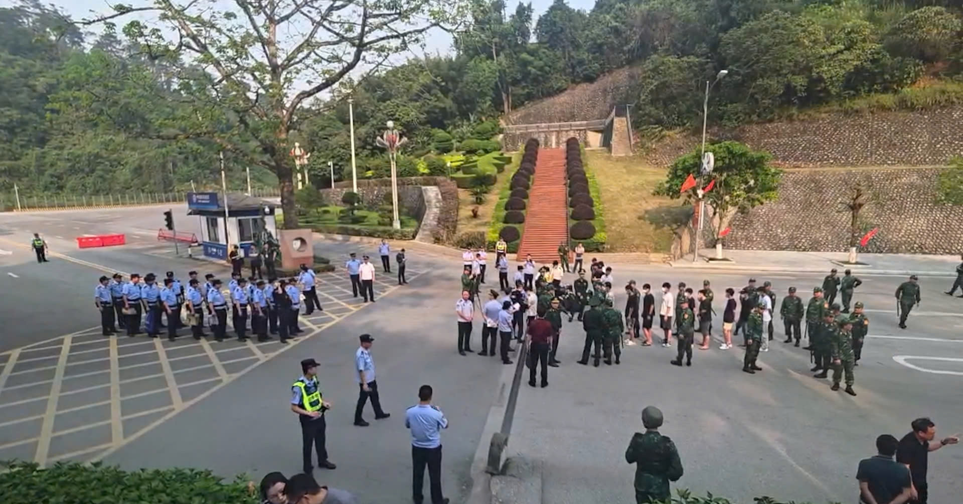 Thirty foreign nationals deported from Khanh Hoa over legal violations