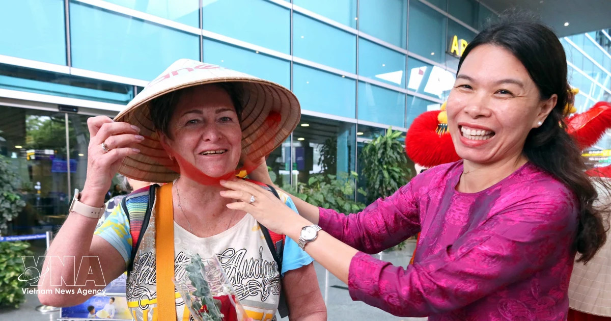 Da Nang welcomes first flight from Vladivostok