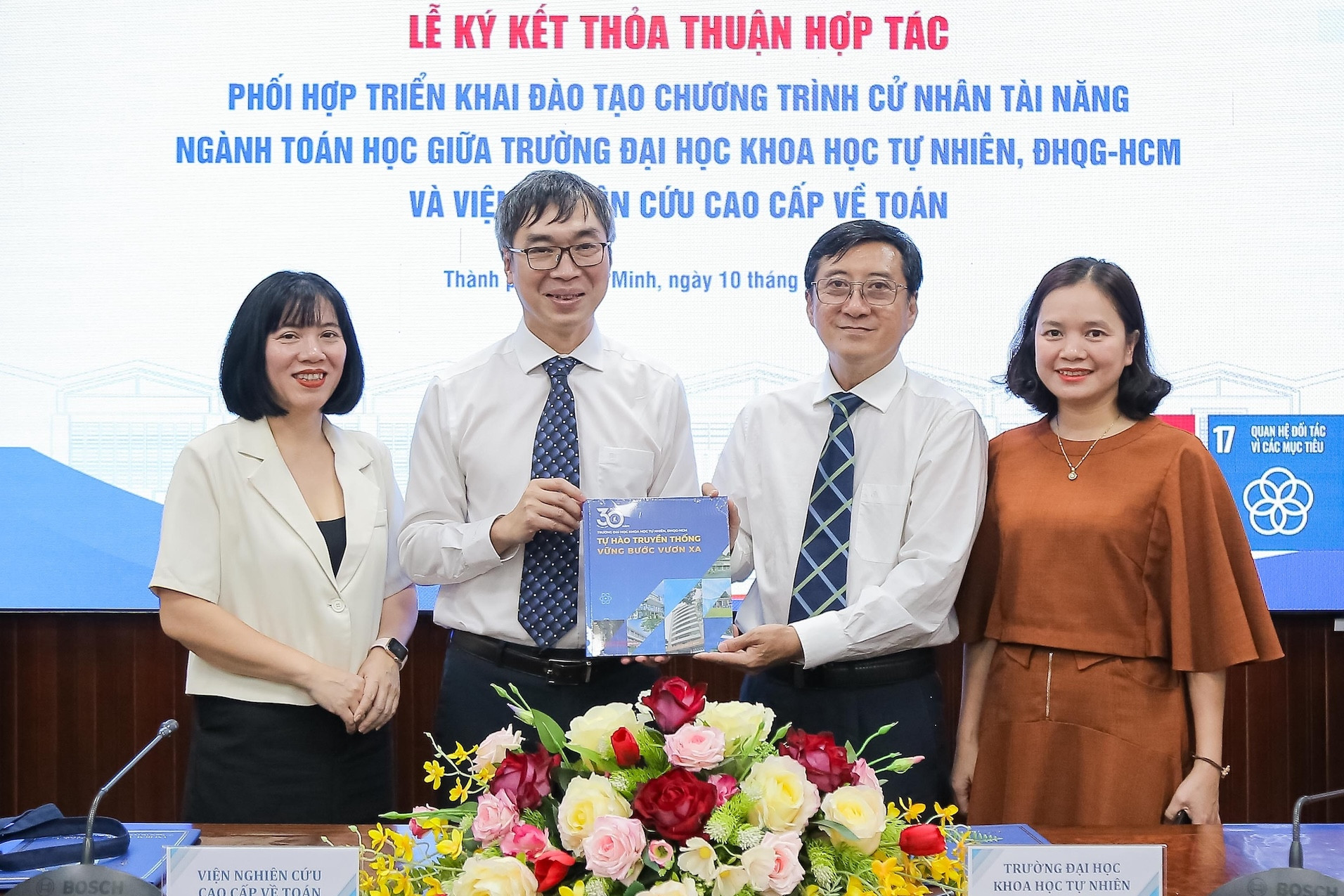 Prof Ngo Bao Chau to select and grant scholarship to math students