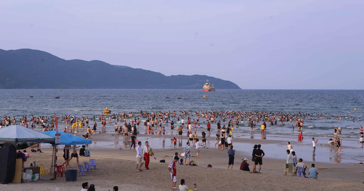 Da Nang draws visitors with vibrant lineup of beach festivals, cultural events
