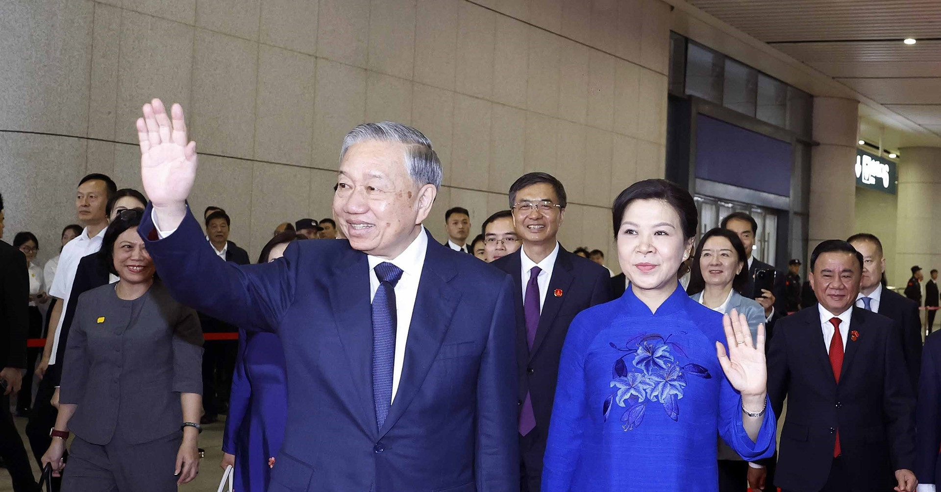 Vietnam leader concludes China visit with strengthened ties