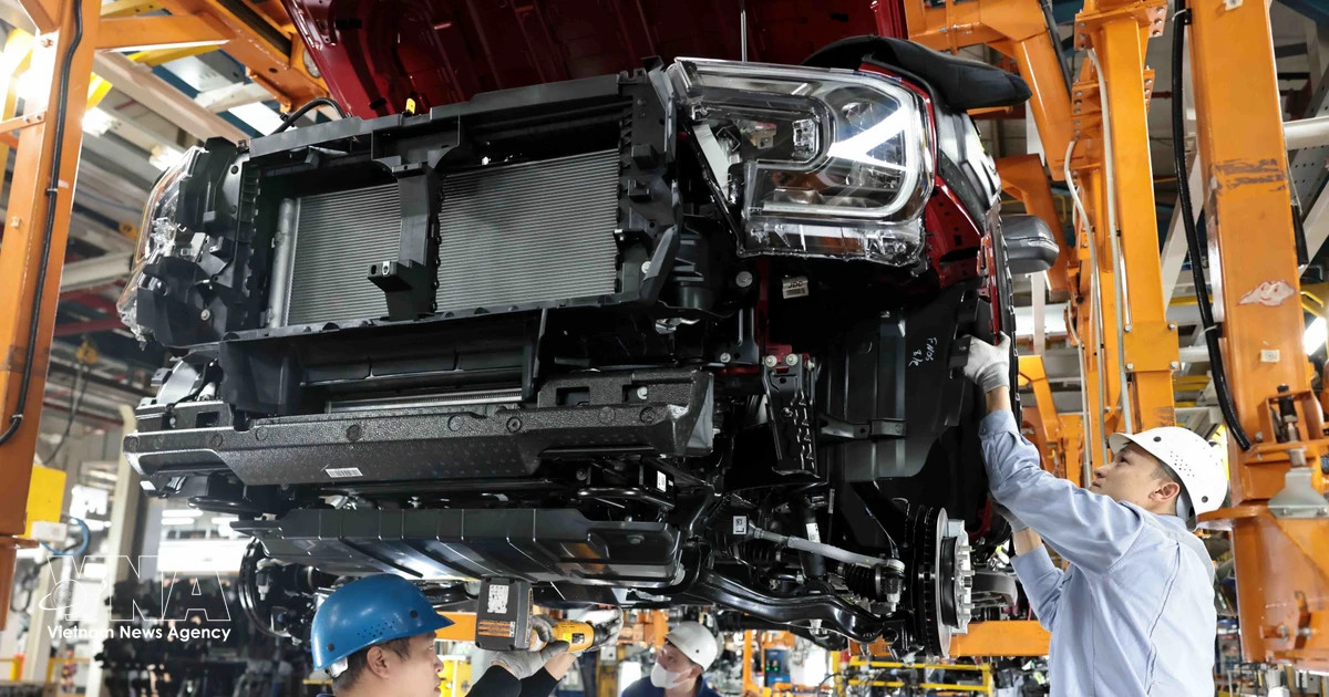 Input costs surge, manufacturing growth slows in March: report