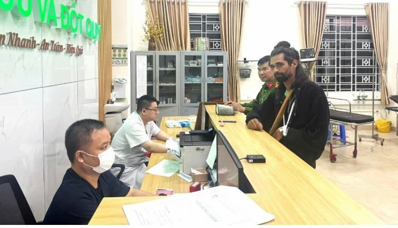 Foreign tourists rescued in timely operations in Lao Cai