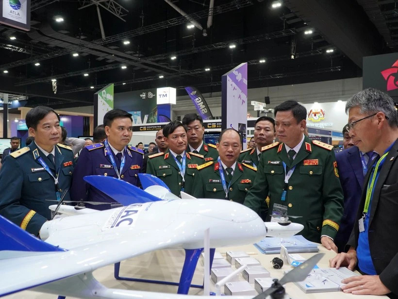 Vietnam attends defence services, security exhibitions in Malaysia