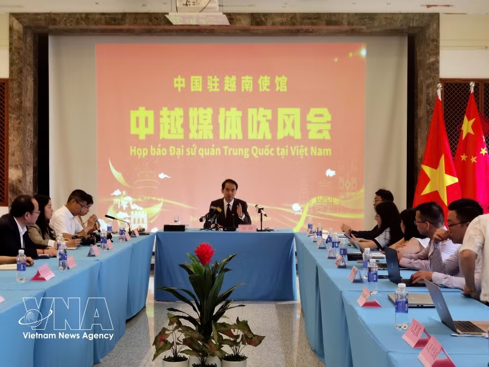 Chinese Ambassador to Vietnam He Wei speaks at the press briefing in Hanoi on April 21. (Photo: VNA)