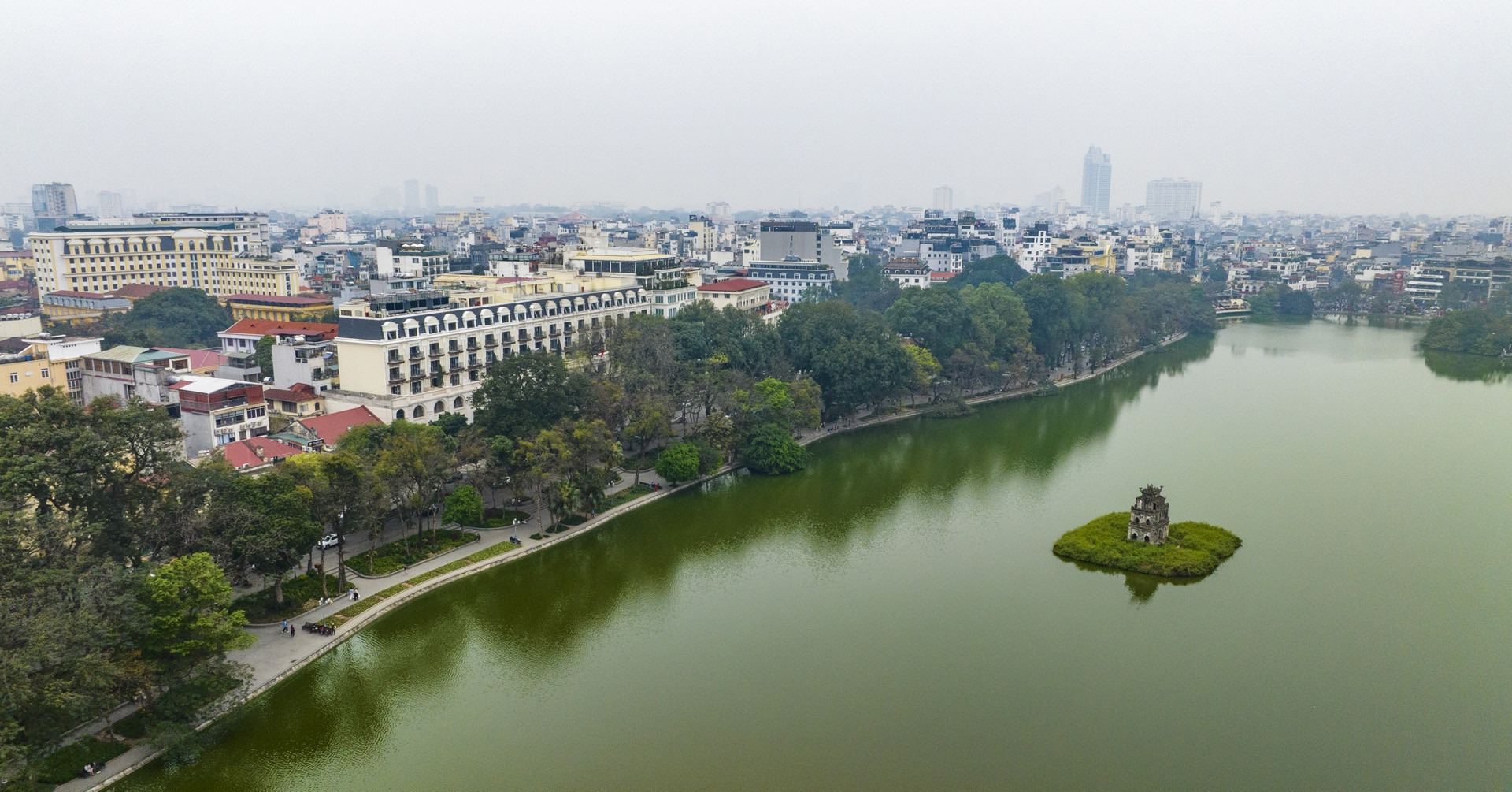 Hanoi to pilot gasoline motorbike ban in Hoan Kiem from July