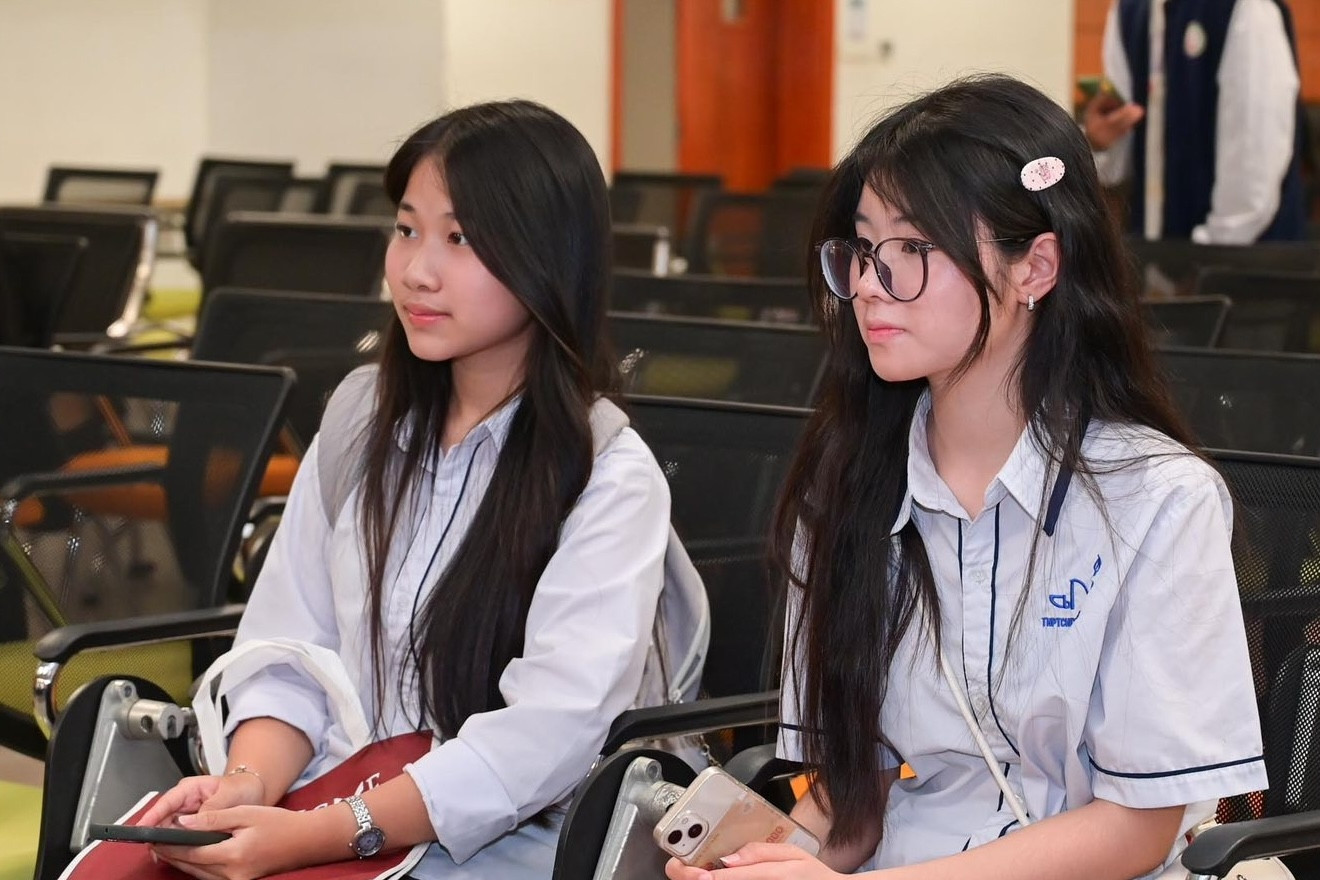 IELTS or SAT: Which exam provides a greater advantage for university admission?