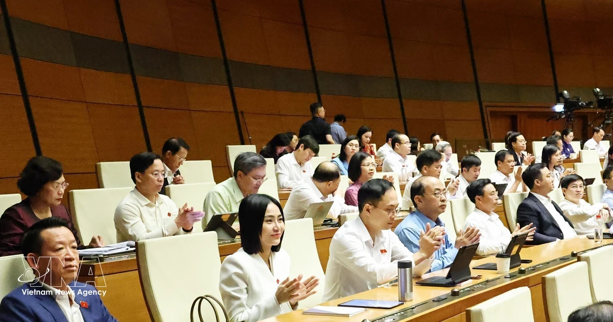 NA adopts revised Capital Law with special mechanisms for Hanoi