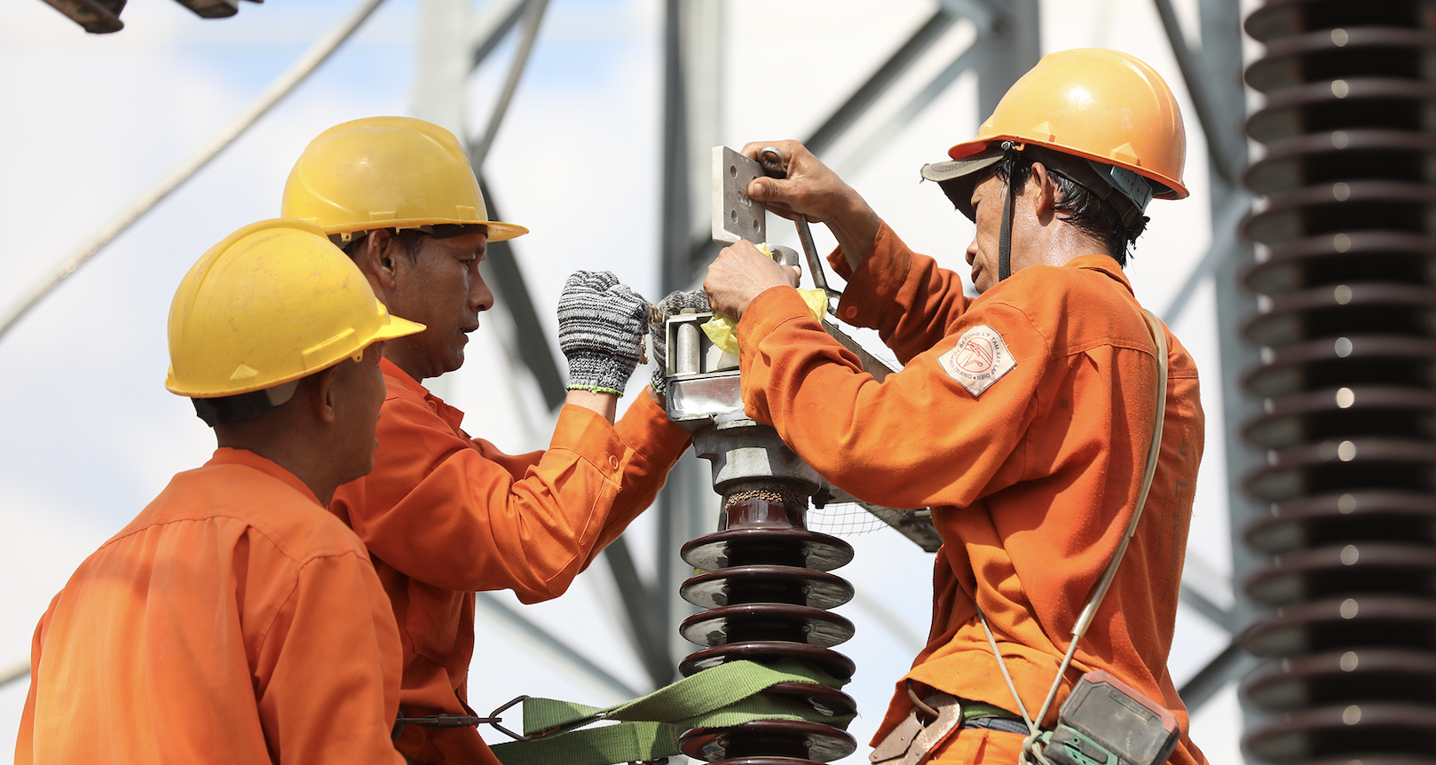 Vietnam adjusts power peak hours amid rising electricity demand