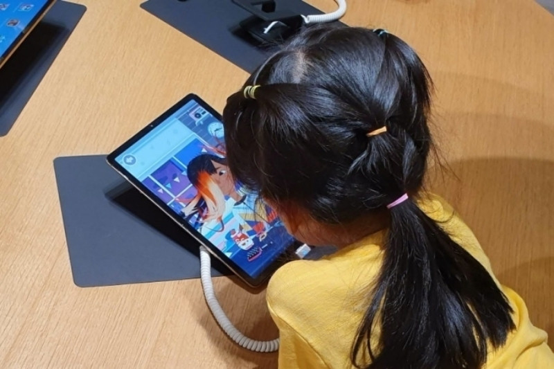 Homework via Zalo: why banning social media for kids is impossible