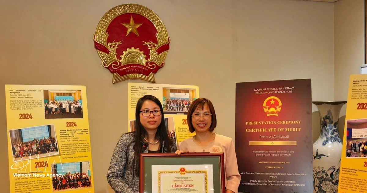 Scholar honoured for boosting Vietnam-Australia ties