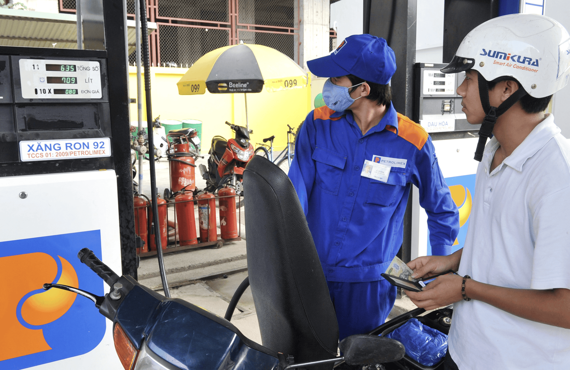 E10 gasoline affects efficiency by only 1-2%, offers 3 major benefits