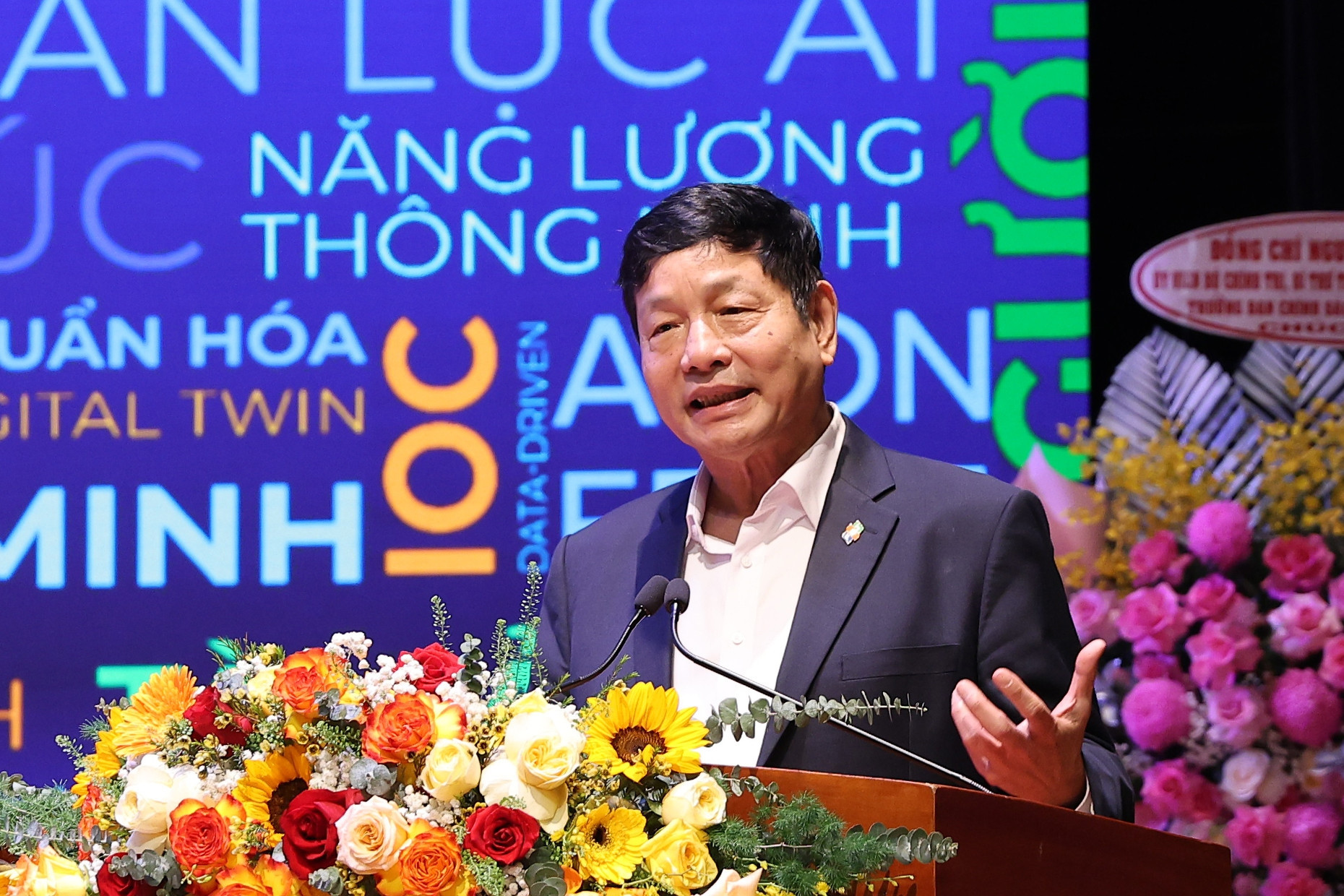 FPT president proposes teaching AI at general schools and universities