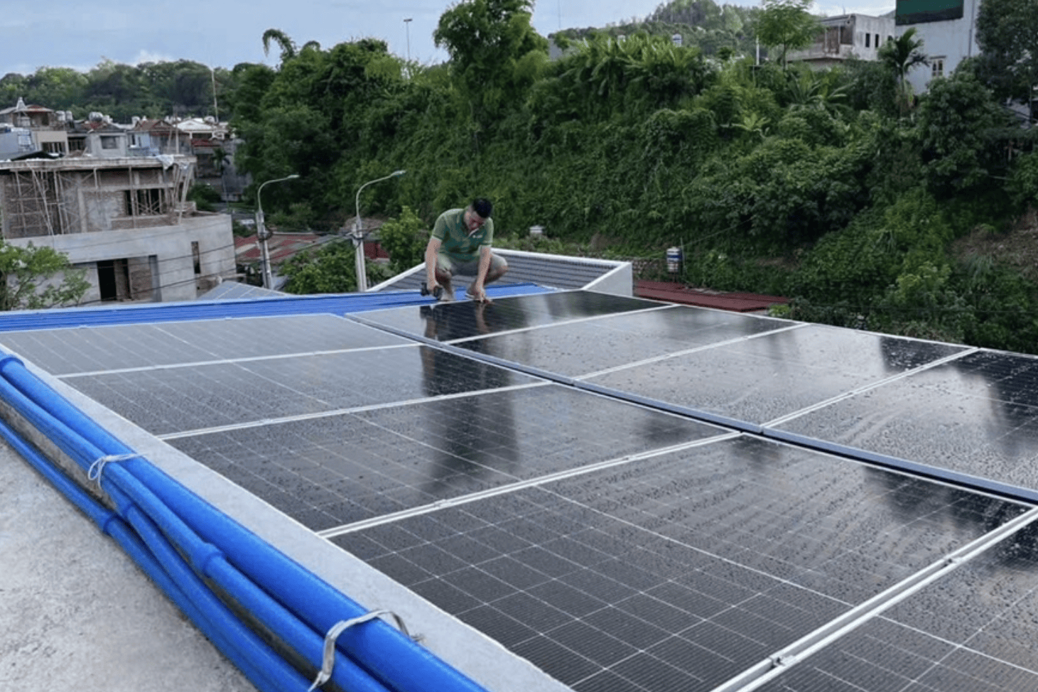 Rooftop solar helps business households save up to VND20 million monthly