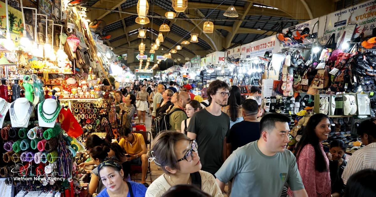 Ho Chi Minh City diversifies tours attract visitors during major holidays