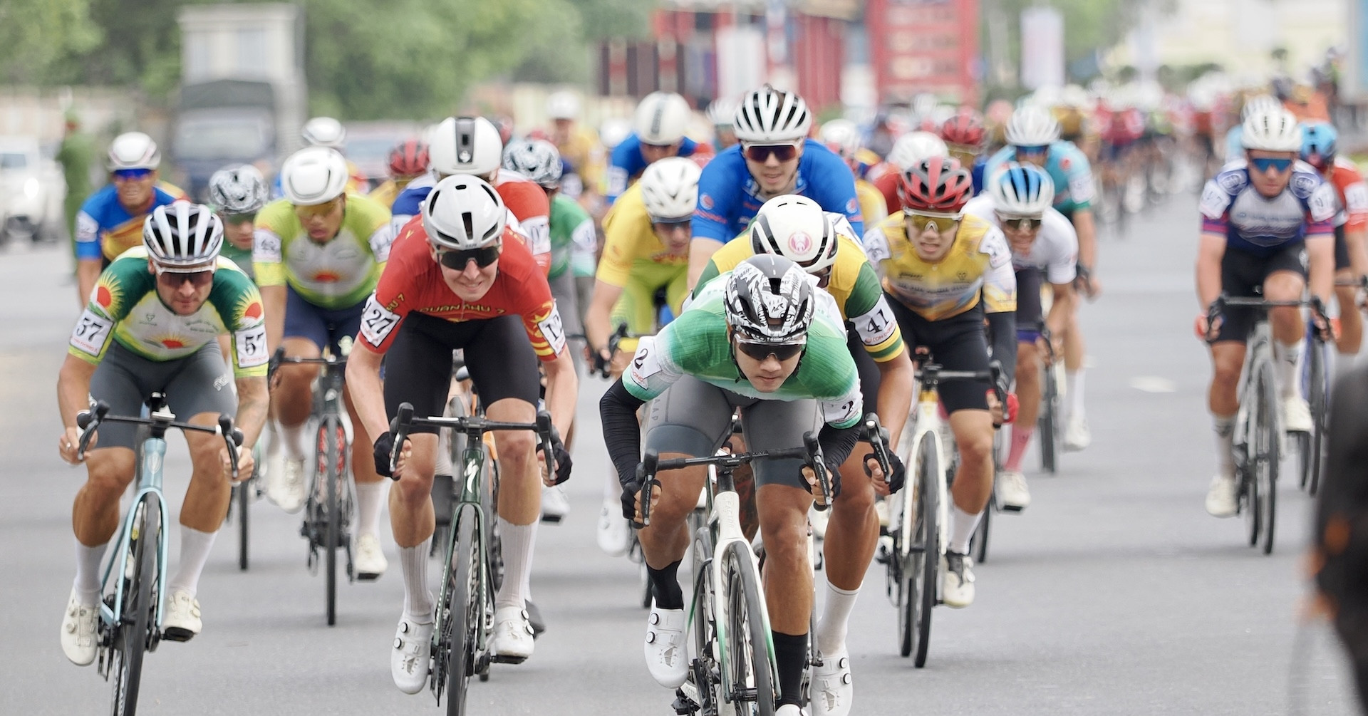 Tran Tuan Kiet claims stage 2 in HCMC TV Cup sprint thriller