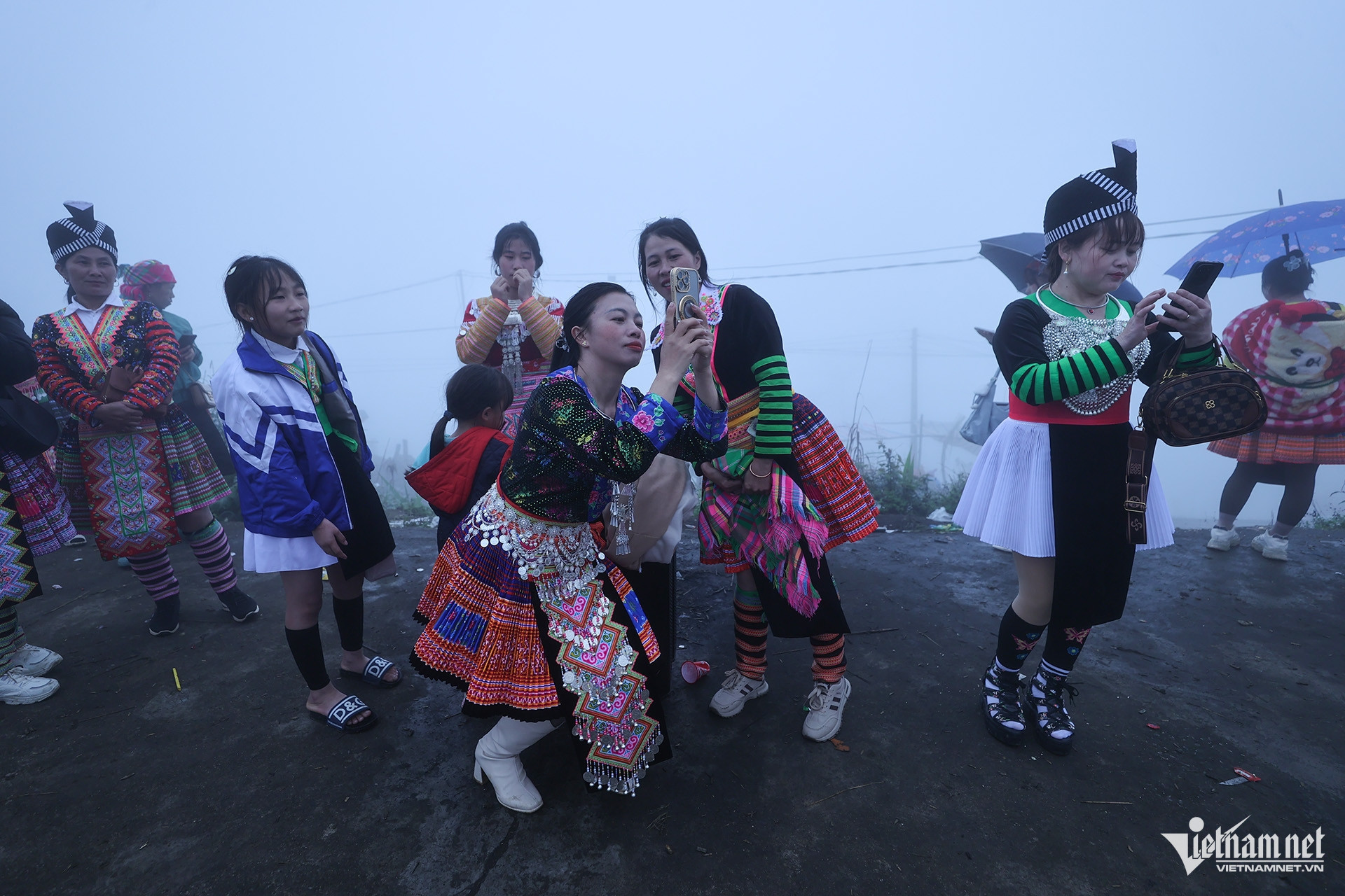 chuyen doi so dan toc.jpg