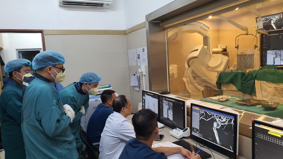 Foreign doctors turn to Vietnam for clinical training