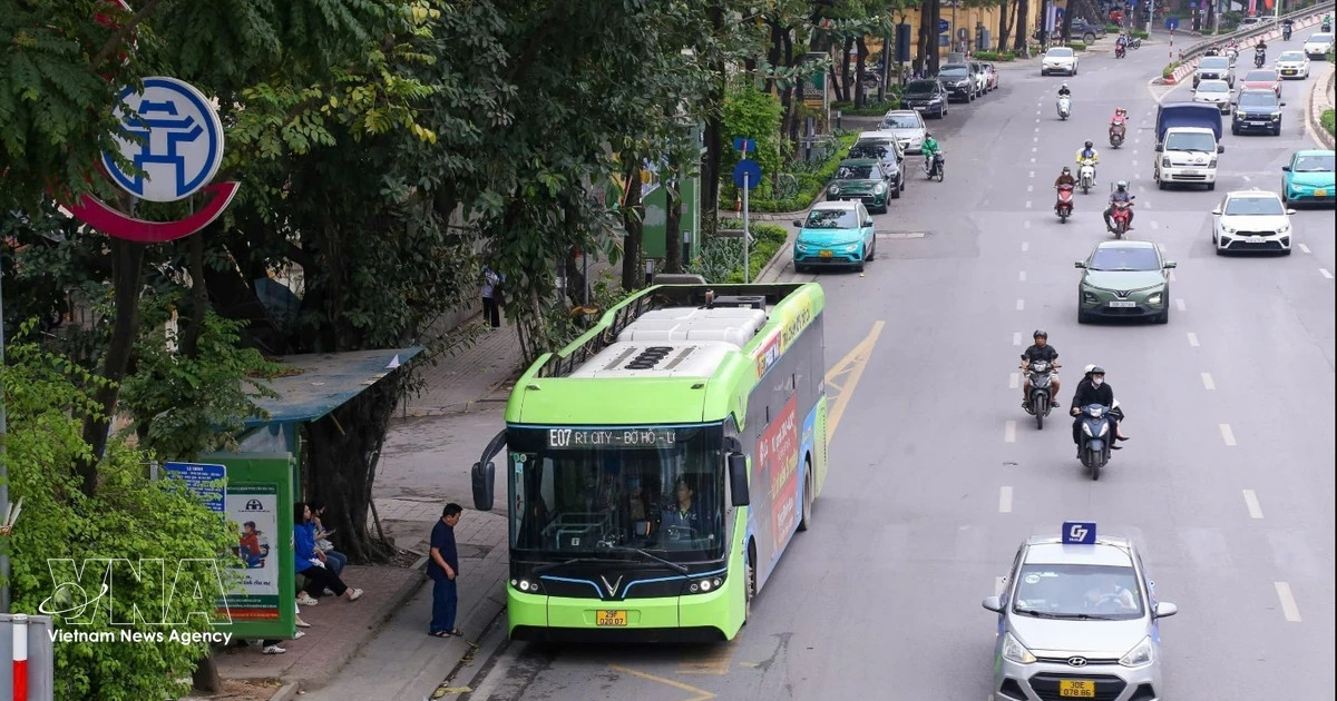 Hanoi targets 30% public transport use to ease traffic congestion