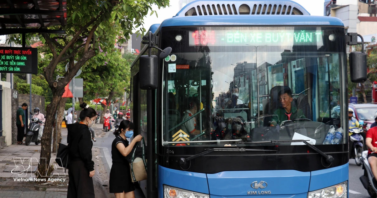 HCM City proposes free bus rides on 135 routes