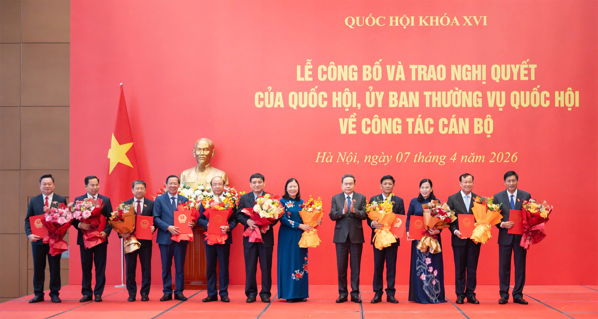 trao nghị quyết