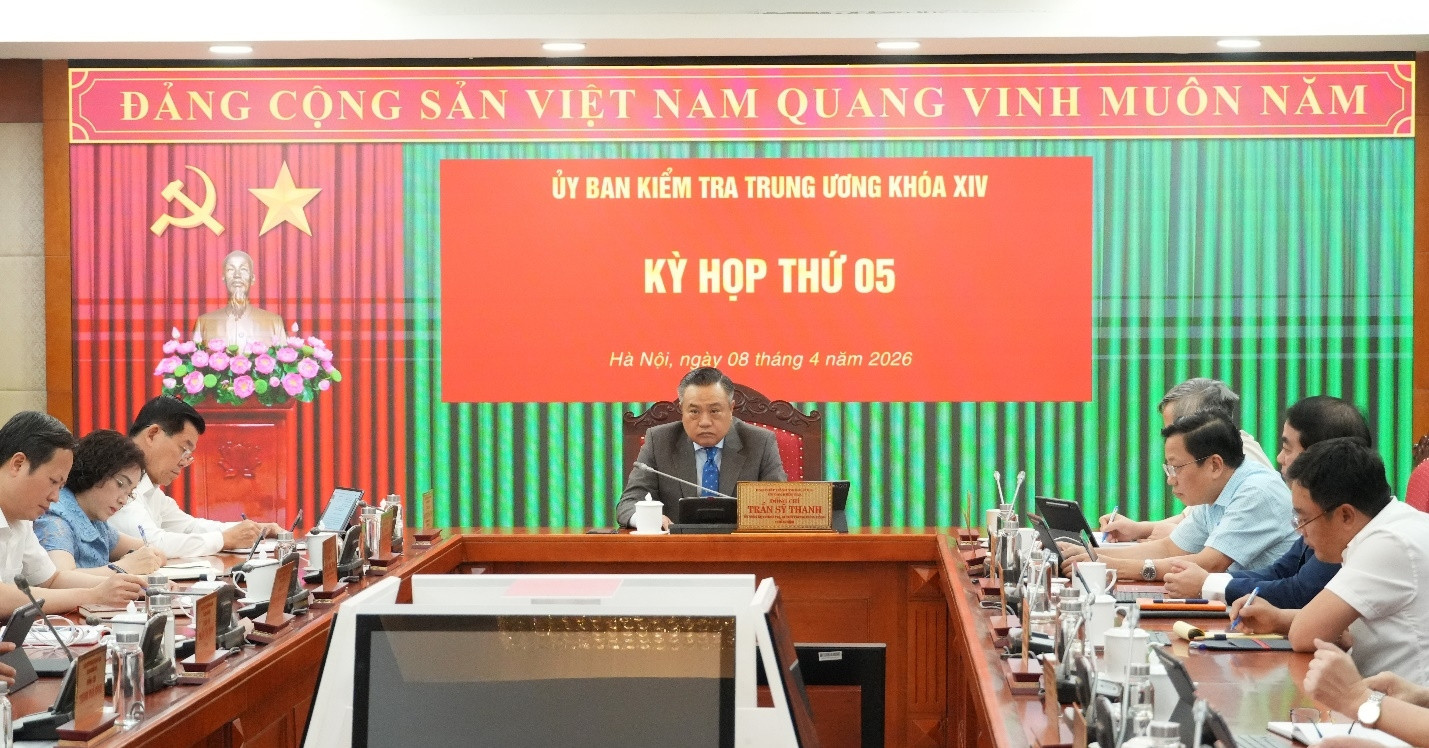 Former ACV chairman and acting deputy CEO expelled from Party