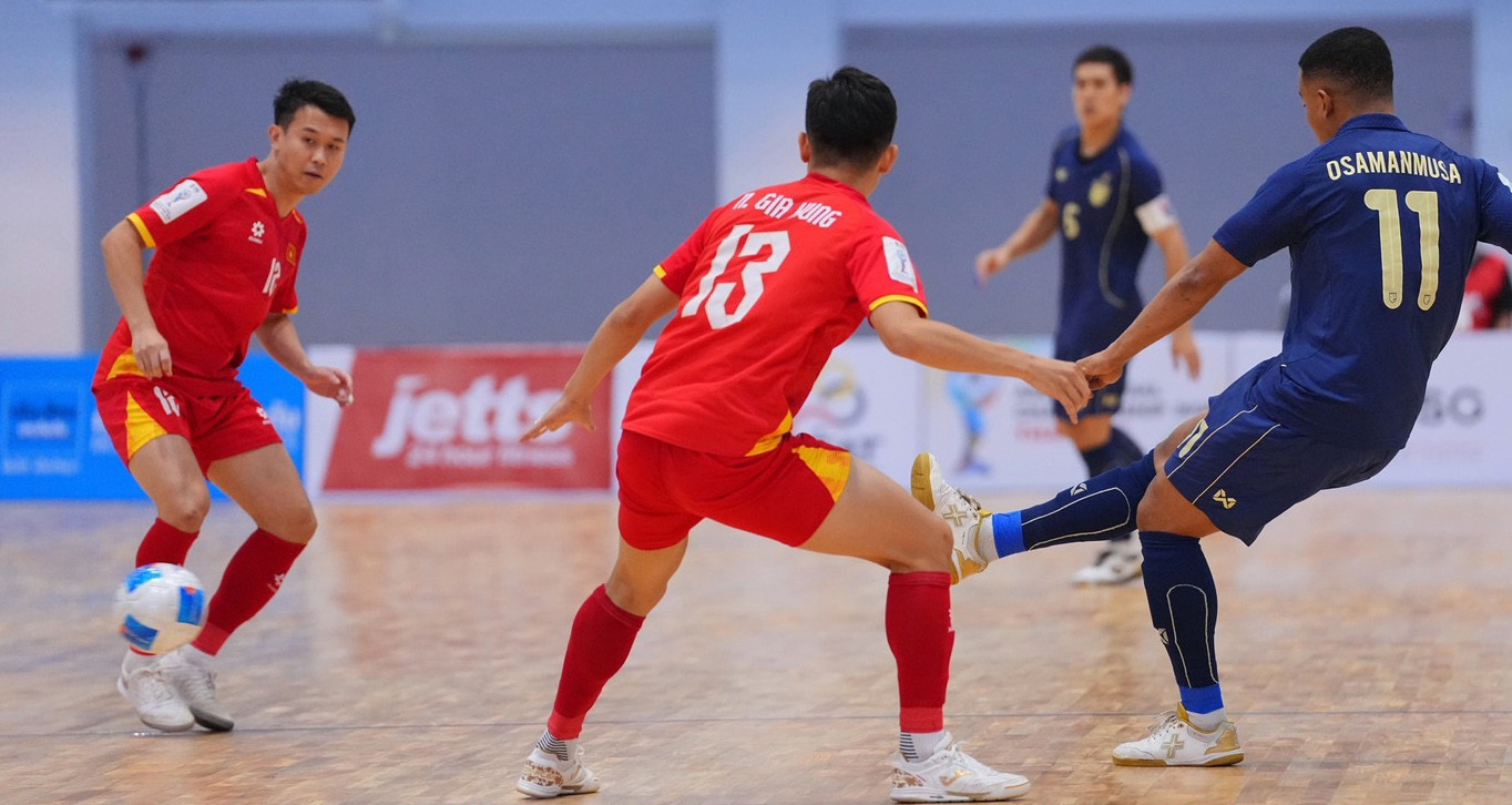 Futsal Vietnam stumble in thriller, face tough semi-final test