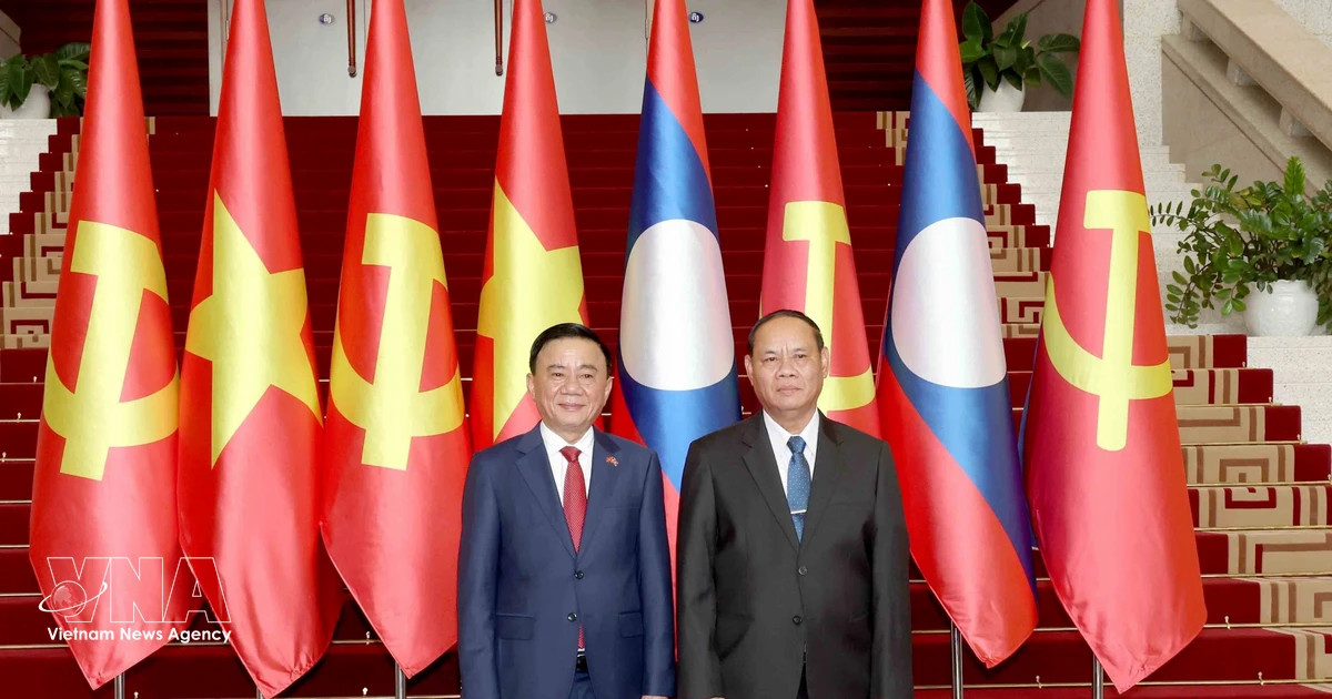 Vietnam, Laos strike new cooperation documents to further enhance ties