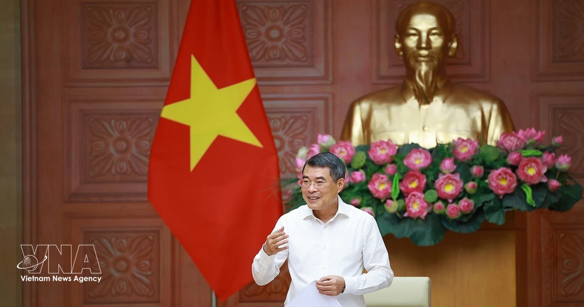 PM orders bold reforms to unlock resources, drive double-digit growth