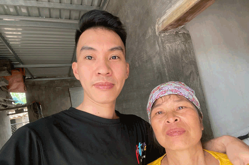 Man calls stepmother “mom” for over 30 years, shares emotional story