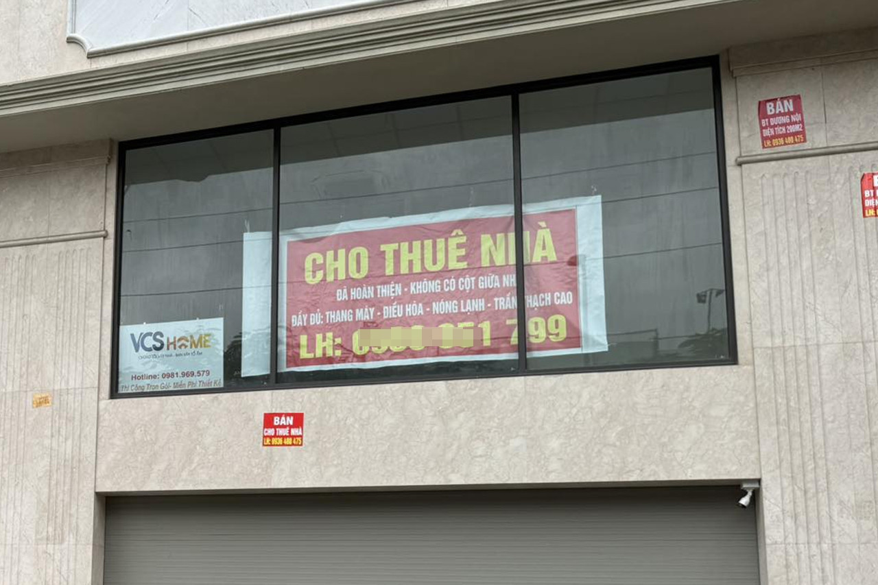 Hanoi street-front houses lose shine as rentals stall and sales struggle