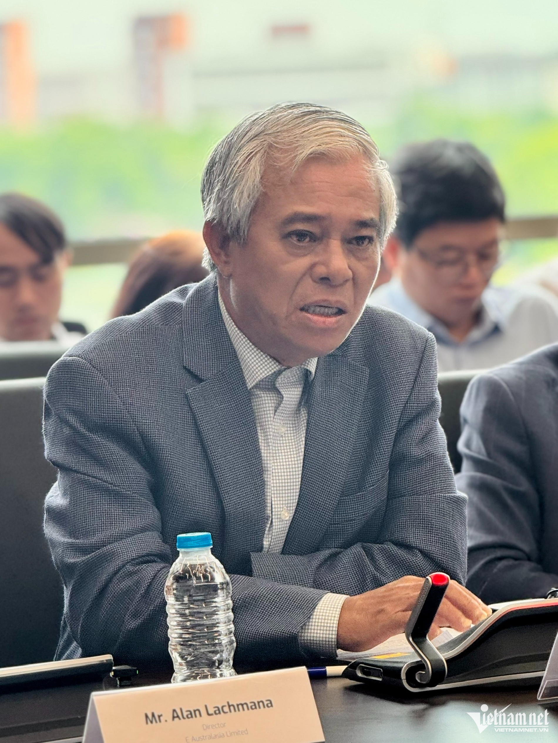 W-đsứ Phạm Quang Vinh.jpg