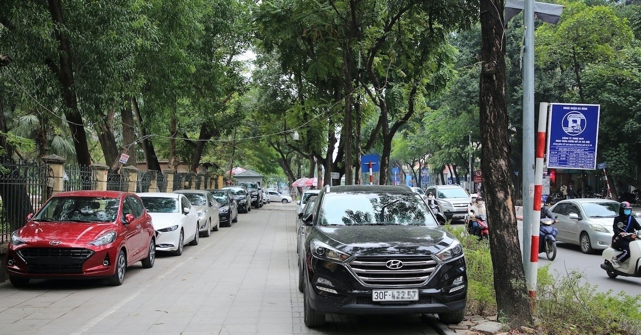 Parking shortages emerge as key obstacle to Hanoi’s low-emission zones