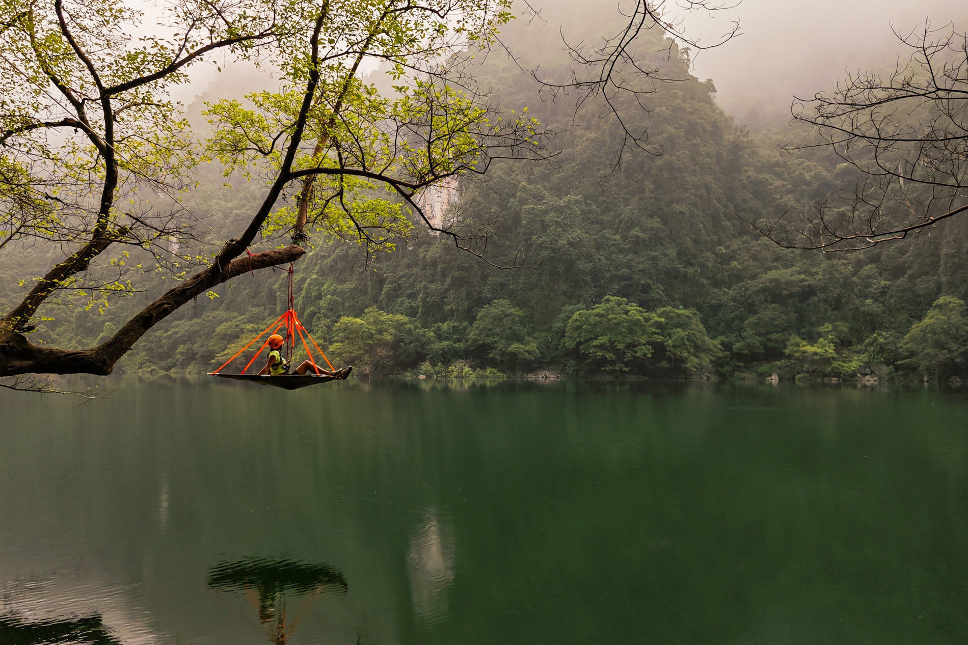 https://static-images.vnncdn.net/vps_images_publish/000001/000003/2026/5/9/thung-lung-lan-ty-2-943-2286.jpg
