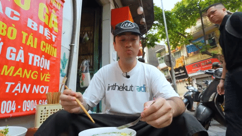 YTSave_YouTube_THIS-IS-WHAT-REAL-PHO-IN-HANOI-TASTES-LI_Media_e17Oa3XiYBo_002_720p.mp4